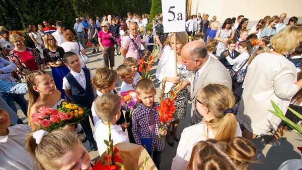 День знаний в Рижской средней школе №88 - Sputnik Latvija