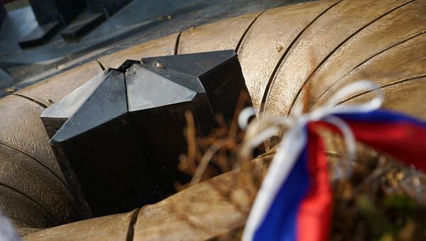 Вечный огонь на мемориале воинам-освободителям Даугавпилса зажигают только по праздникам - Sputnik Латвия
