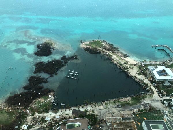 Вид сверху на багамский остров Абако, пострадавший от урагана Дориан - Sputnik Латвия