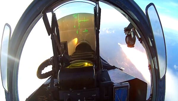 Перехватить и уничтожить: учения морской авиации Балтфлота - видео - Sputnik Latvija