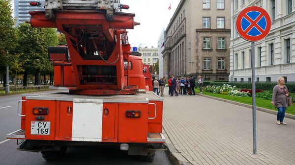 Латвийские пожарно-спасательные службы проводят акцию, чтобы привлечь внимание к проблемам финансирования - Sputnik Латвия