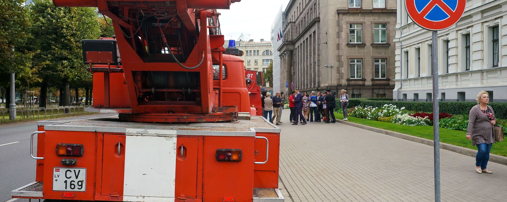 Латвийские пожарно-спасательные службы проводят акцию, чтобы привлечь внимание к проблемам финансирования - Sputnik Латвия, 1920, 19.09.2019