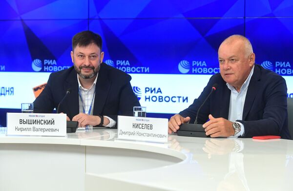 Стереть Украину с карт: Вышинский рассказал, в чем его обвиняли Стереть Украину с карт: Вышинский рассказал, в чем его обвиняли - Sputnik Латвия