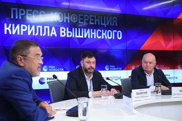 Вышинский: Украина проигнорировала медаль за освобождение Крыма Вышинский: Украина проигнорировала медаль за освобождение Крыма - Sputnik Латвия