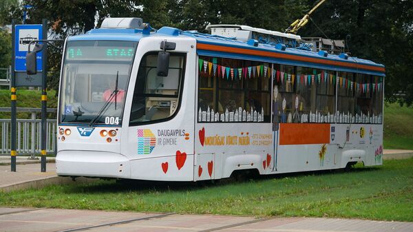 Новые трамваи City Star совместного производства Тверского вагоностроительного завода и ПК Транспортные системы в Даугавпилсе - Sputnik Latvija