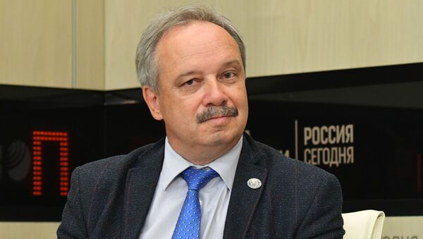 Доцент, ученый секретарь Балтийского федерального университета имени Иммануила Канта Юрий Зверев - Sputnik Латвия