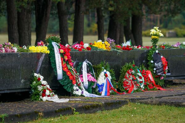 Salaspils atbrīvošanas gadadiena. Latvijas vadība to atkal ignorējusi Salaspils atbrīvošanas gadadiena. Latvijas vadība to atkal ignorējusi - Sputnik Latvija
