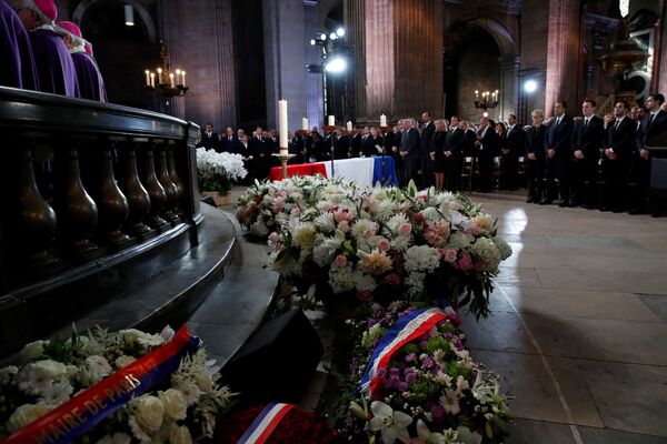 Церемония прощания с Жаком Шираком в церкви Сен-Сюльпис в Париже - Sputnik Латвия