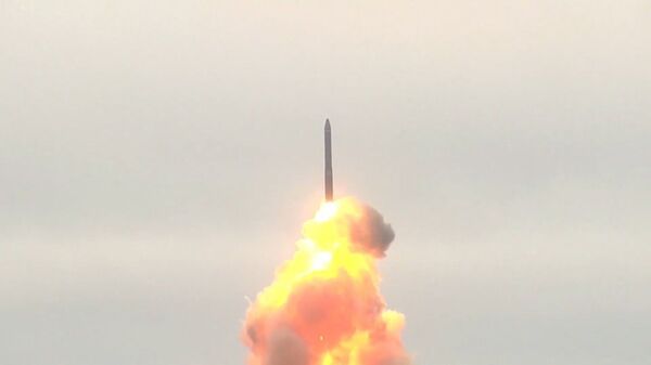Учебно-боевой пуск межконтинентальной баллистической ракеты «Тополь-М» - Sputnik Латвия