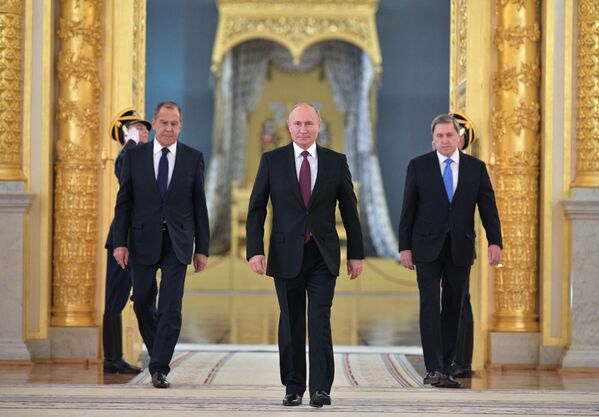 Президент РФ Владимир Путин на церемонии вручения верительных грамот послов иностранных государств в Александровском зале БКД - Sputnik Латвия