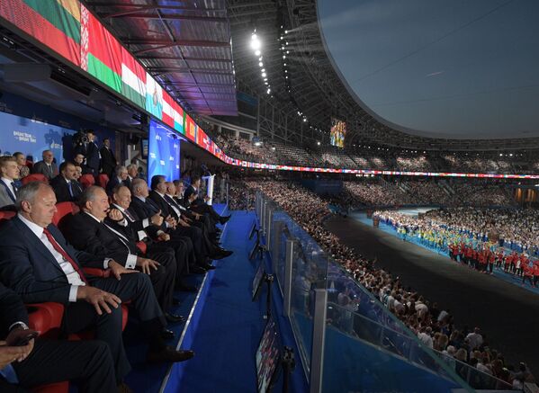 Президент РФ Владимир Путин на торжественной церемонии закрытия II Европейских игр в Минске - Sputnik Латвия