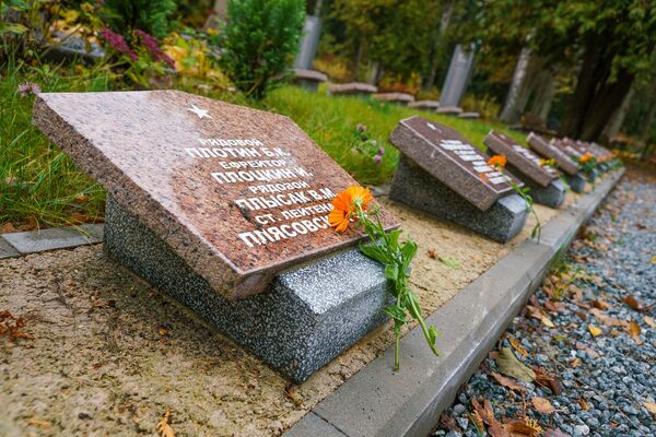 Это нужно не мертвым. Это надо живым? Как Латвия вспоминает подвиг советских солдат Это нужно не мертвым. Это надо живым? Как Латвия вспоминает подвиг советских солдат - Sputnik Латвия