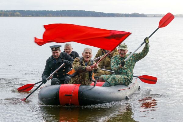 Чтобы помнили. Как Рига отмечала день своего освобождения Чтобы помнили. Как Рига отмечала день своего освобождения - Sputnik Латвия