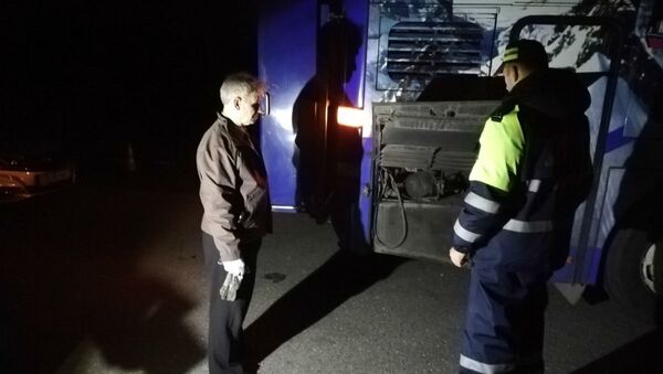 Хоккеисты из Риги застряли под Витебском из-за сломанного автобуса - Sputnik Латвия