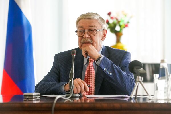 Пресс-конференция посла РФ: зачем из героев делают беженцев Пресс-конференция посла РФ: зачем из героев делают беженцев - Sputnik Латвия
