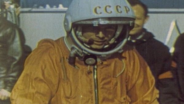 Юрий Гагарин – человек, первым побывавший в космосе. Кадры из архива - Sputnik Latvija