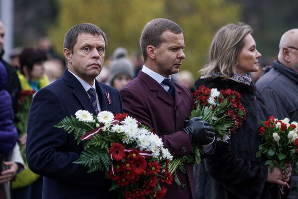 Члены Фракции независимых депутатов Вадим Баранник и Алексей Росликов Члены Фракции независимых депутатов Вадим Баранник и Алексей Росликов - Sputnik Латвия