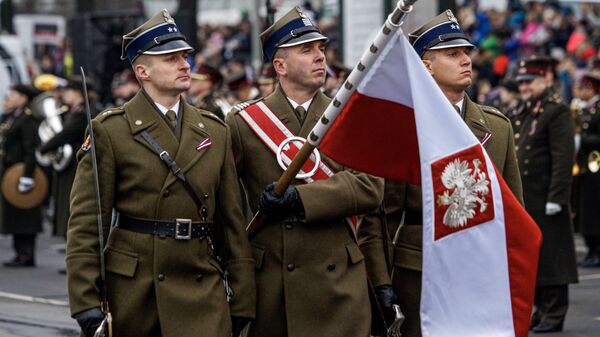 Польские оеннослужащие на параде - Sputnik Латвия