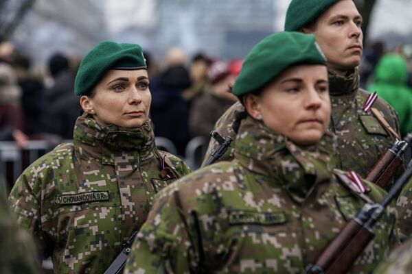 Военнослужащие Словакии на военном параде 18 ноября
 - Sputnik Латвия