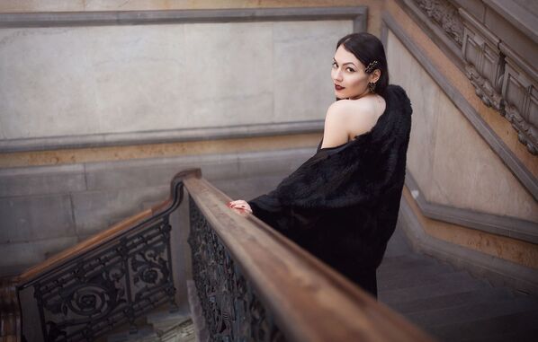 Снимок Elegance down the stairs фотографа из Италии, представленный на фотоконкурсе The World's Best Photos of #Fashion2019 Снимок Elegance down the stairs фотографа из Италии, представленный на фотоконкурсе The World's Best Photos of #Fashion2019 - Sputnik Латвия