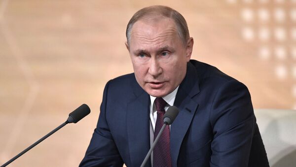 Президент РФ Владимир Путин на большой ежегодной пресс-конференции, 19 декабря 2019 - Sputnik Latvija