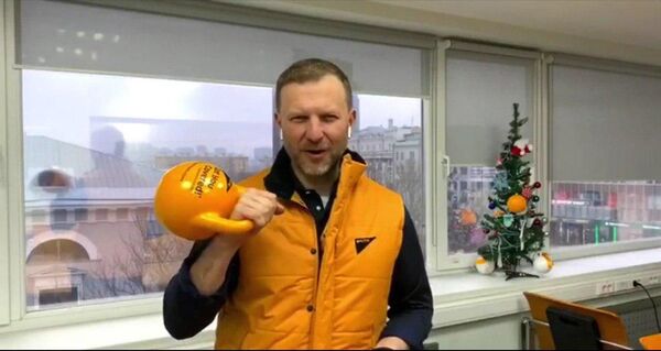 Директор по коммуникациям МИА Россия сегодня Пётр Лидов во время флешмоба в поддержку Sputnik Эстония Директор по коммуникациям МИА Россия сегодня Пётр Лидов во время флешмоба в поддержку Sputnik Эстония - Sputnik Латвия