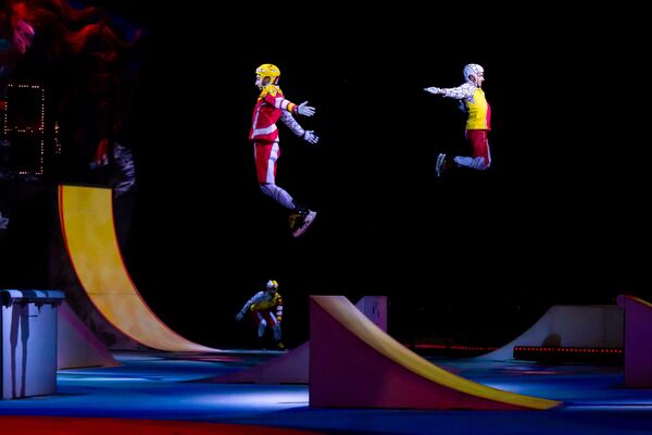 Премьера в Риге: шоу Кристалл канадского Cirque du Soleil. Премьера в Риге: шоу Кристалл канадского Cirque du Soleil. - Sputnik Латвия