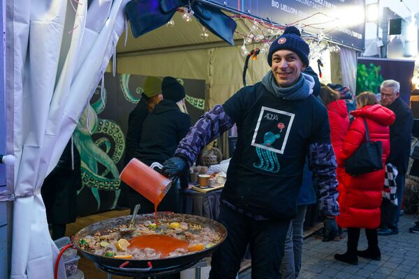 В Риге прошел четвертый фестиваль уличной еды Street Food Festival. В Риге прошел четвертый фестиваль уличной еды Street Food Festival. - Sputnik Латвия