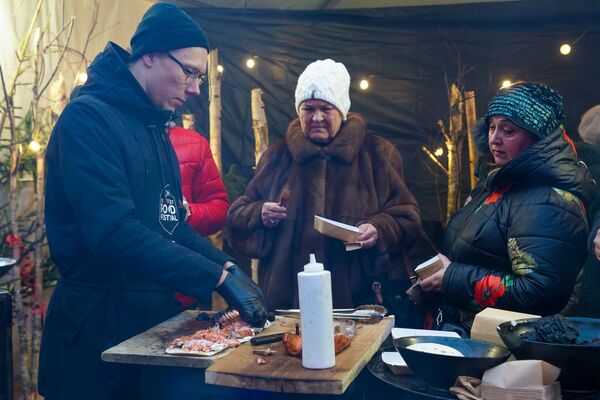 В Риге прошел четвертый фестиваль уличной еды Street Food Festival В Риге прошел четвертый фестиваль уличной еды Street Food Festival - Sputnik Латвия