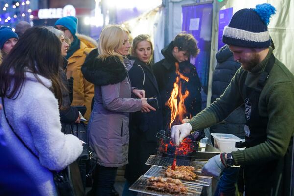 В Риге прошел четвертый фестиваль уличной еды Street Food Festival. - Sputnik Латвия