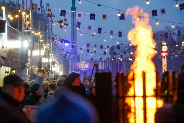 В Риге прошел четвертый фестиваль уличной еды Street Food Festival. В Риге прошел четвертый фестиваль уличной еды Street Food Festival. - Sputnik Латвия