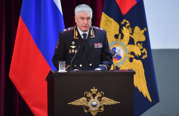 Министр внутренних дел РФ Владимир Колокольцев выступает на ежегодном расширенном заседании коллегии министерства Министр внутренних дел РФ Владимир Колокольцев выступает на ежегодном расширенном заседании коллегии министерства - Sputnik Латвия