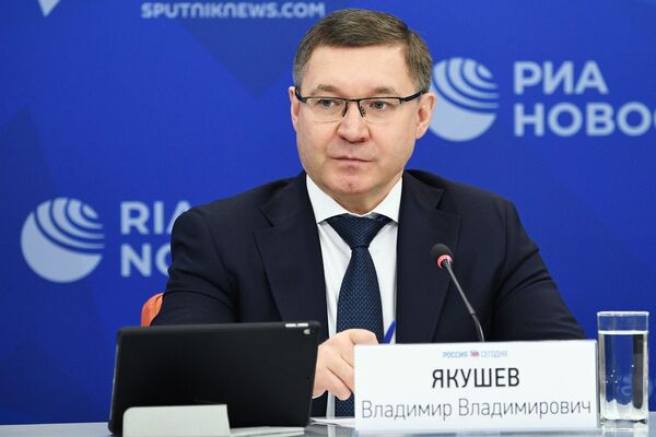 Министр строительства и ЖКХ России Владимир Якушев на пресс-конференции в Международном мультимедийном пресс-центре МИА Россия сегодня Министр строительства и ЖКХ России Владимир Якушев на пресс-конференции в Международном мультимедийном пресс-центре МИА Россия сегодня - Sputnik Латвия