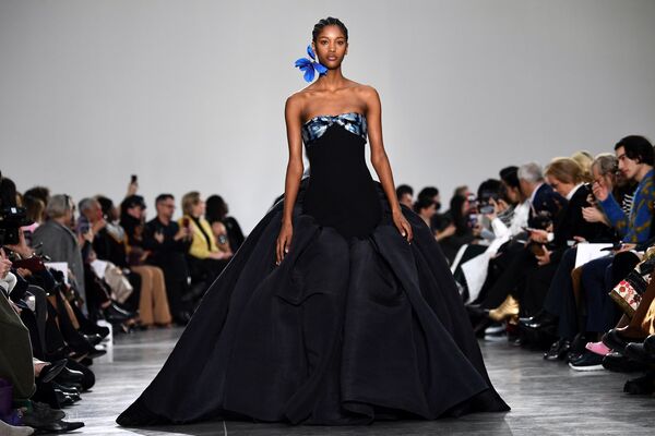 Неделя моды в Париже Haute Couture: Schiaparelli Неделя моды в Париже Haute Couture: Schiaparelli - Sputnik Латвия