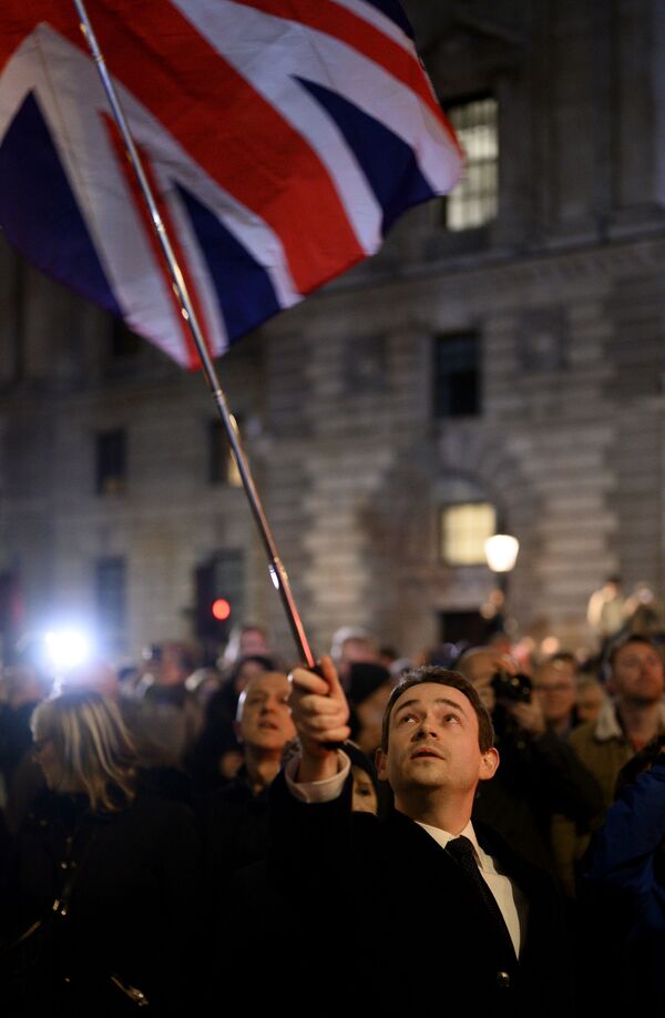 Сторонники Brexit на торжественных мероприятиях, посвященных выходу Великобритании из ЕС (Brexit Party) на площади Парламента в Лондоне вблизи Вестминстерского дворца. - Sputnik Латвия