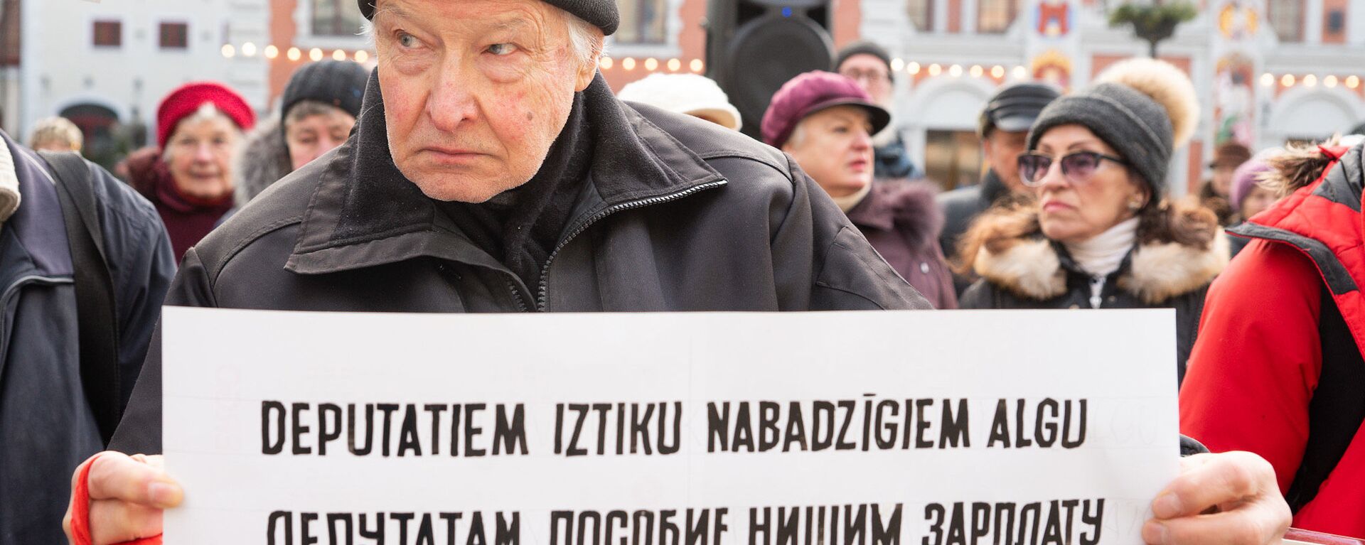 Пикет против закрытия пунктов бесплатной раздачи горячего питания - Sputnik Латвия, 1920, 06.02.2020