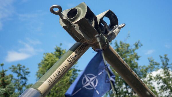 Тяжелая военная техника США в Даугавпилсе в 2016 году  - Sputnik Латвия