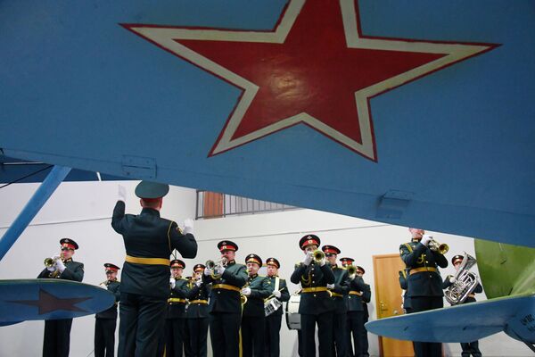 Lidmašīnu ekspozīcijas atklāšana Gaisa kara spēku Centrālajā muzejā Moņino - Sputnik Latvija