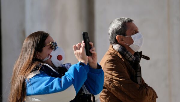 Туристы в защитных масках в Венеции, Италия - Sputnik Latvija