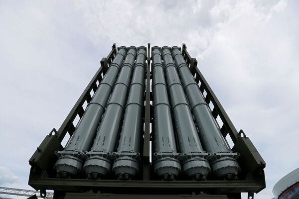 S-350: spārnoto raķešu slepkava uzņemts Krievijas bruņojumā S-350: spārnoto raķešu slepkava uzņemts Krievijas bruņojumā - Sputnik Latvija