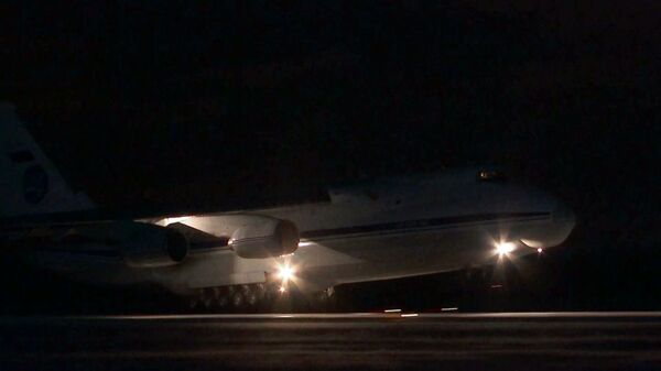 Россия помогает США в борьбе с коронавирусом. Путин и Трамп договорились Россия помогает США в борьбе с коронавирусом. Путин и Трамп договорились - Sputnik Латвия