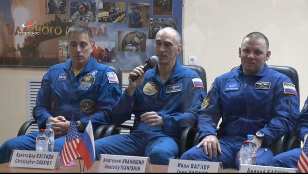 Новый экапаж МКС рассказал о подготовке к полету в условиях пандемии коронавируса - Sputnik Латвия
