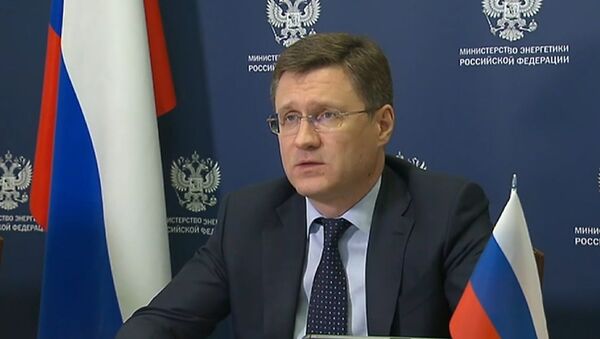 Министр энергетики России рассказывает о сделке по сокращению добычи нефти - Sputnik Латвия