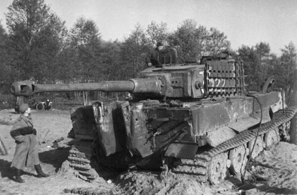 Karsta tikšanās pirms aukstā kara: kas notika Elbas krastā 1945.gadā Karsta tikšanās pirms aukstā kara: kas notika Elbas krastā 1945.gadā - Sputnik Latvija