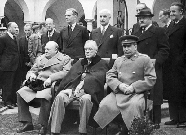 Karsta tikšanās pirms aukstā kara: kas notika Elbas krastā 1945.gadā Karsta tikšanās pirms aukstā kara: kas notika Elbas krastā 1945.gadā - Sputnik Latvija