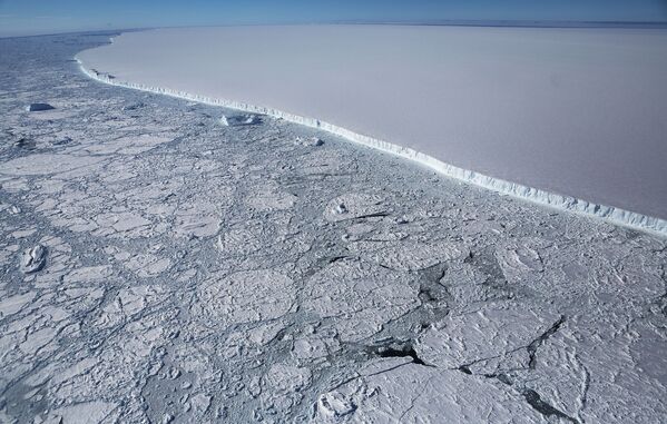 Aisberga A-68 rietumu mala - Sputnik Latvija