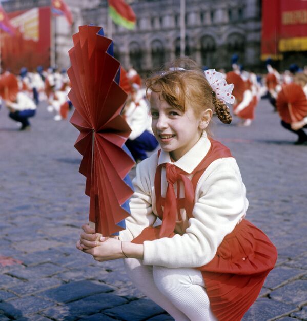 Парад физкультурников на Красной площади 1 мая, 1969 год - Sputnik Латвия