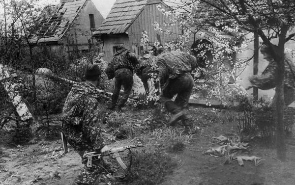Cīņas Berlīnes apkaimē. 1945.gada maijs Cīņas Berlīnes apkaimē. 1945.gada maijs - Sputnik Latvija