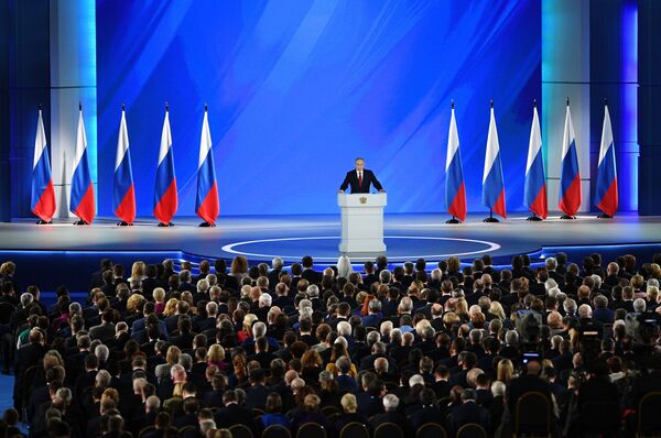 Президент России Владимир Путин выступает с ежегодным посланием Федеральному собранию Президент России Владимир Путин выступает с ежегодным посланием Федеральному собранию - Sputnik Латвия