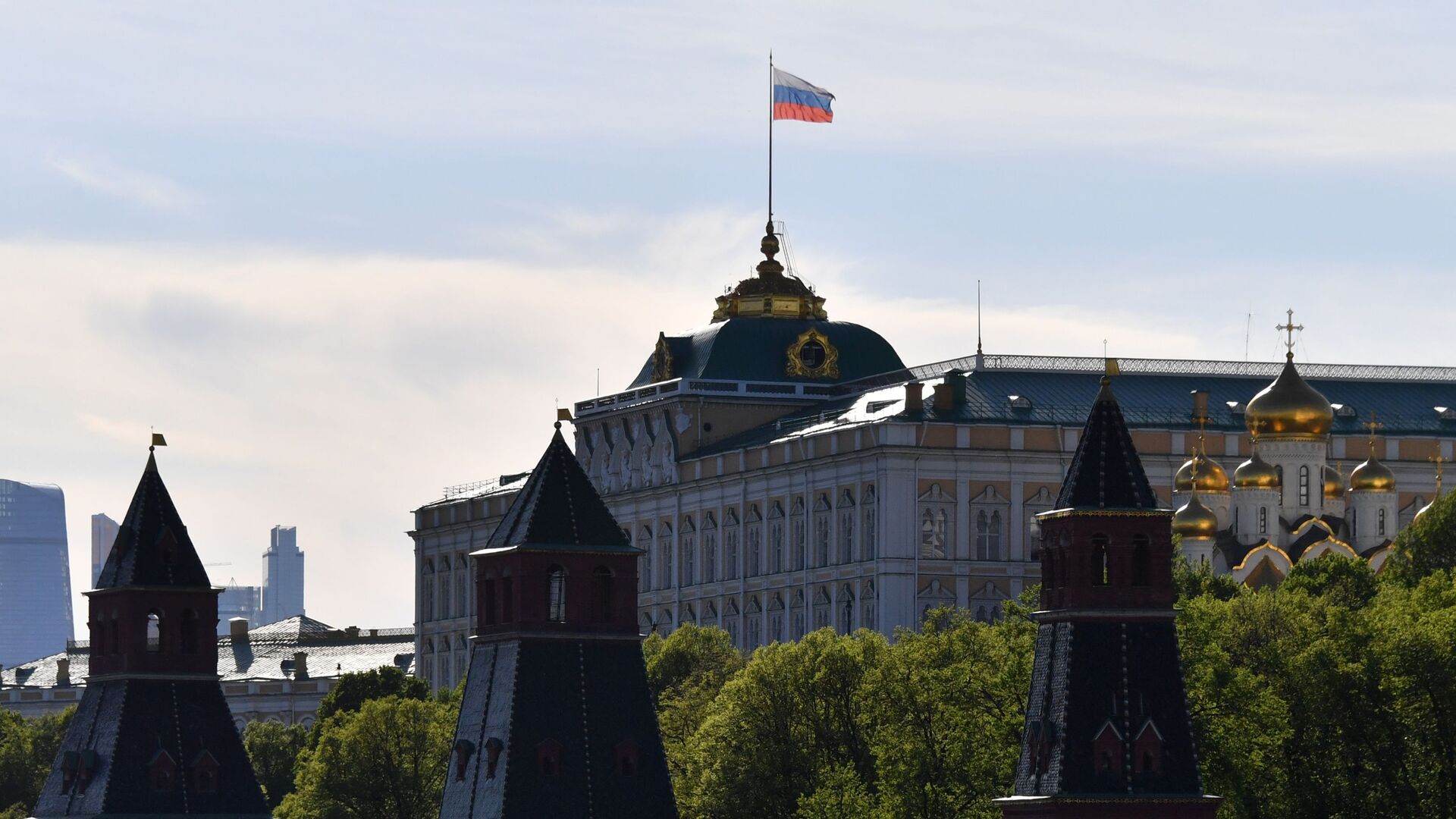 Большой Кремлевский дворец на территории Московского Кремля - Sputnik Латвия, 1920, 23.05.2021
